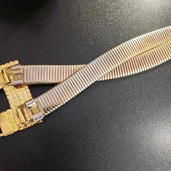 Vintage Criss Cross Gold Slinky Belt w/Rhinestone Buckle - Picture 6 of 11